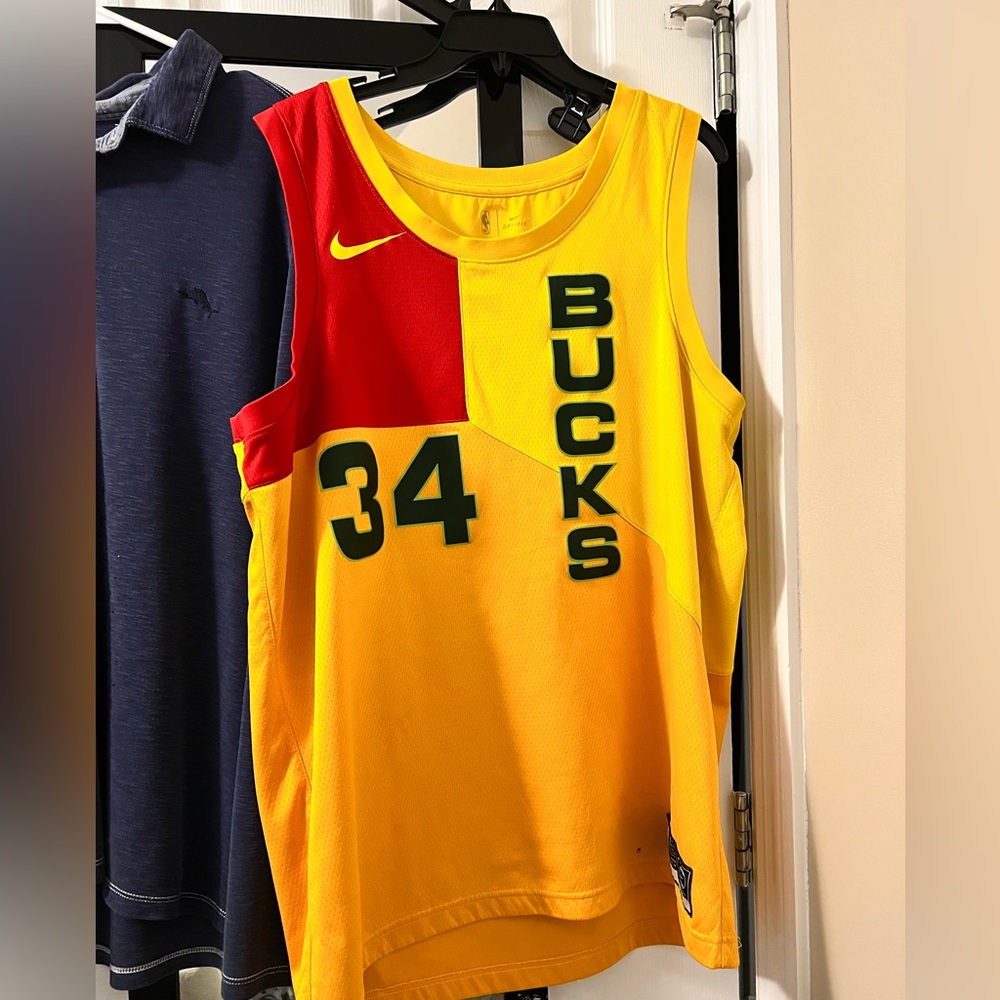 Giannis Anteokounmpo Milwaukee Bucks Jersey